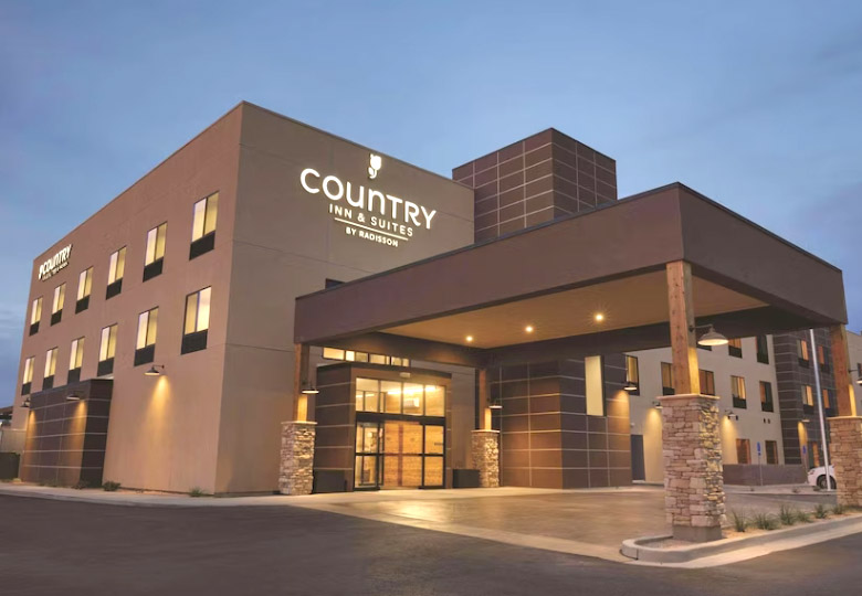 Country Inn & Suites